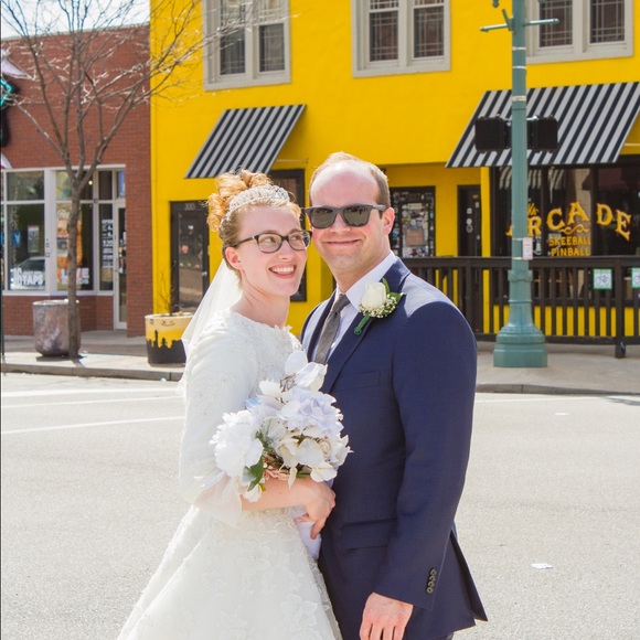 Meet your Posher - Picture 1 of 11